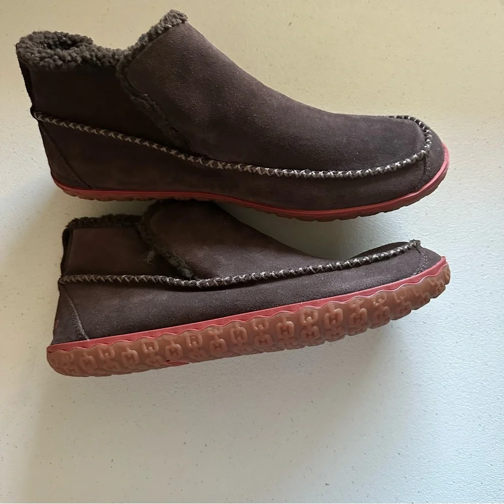 L.L.Bean Mountain SlipperBoots with a brown suede uppersoft fleece lining - Picture 8 of 10